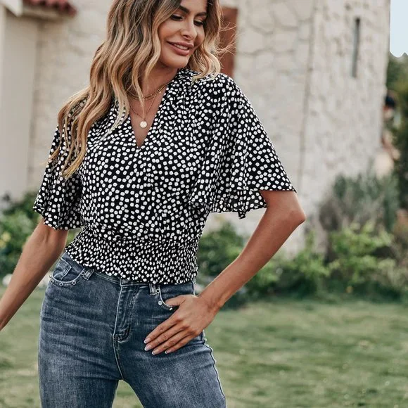 New Ditsy Floral Print Butterfly Sleeve Blouse black and white - Picture 5 of 5